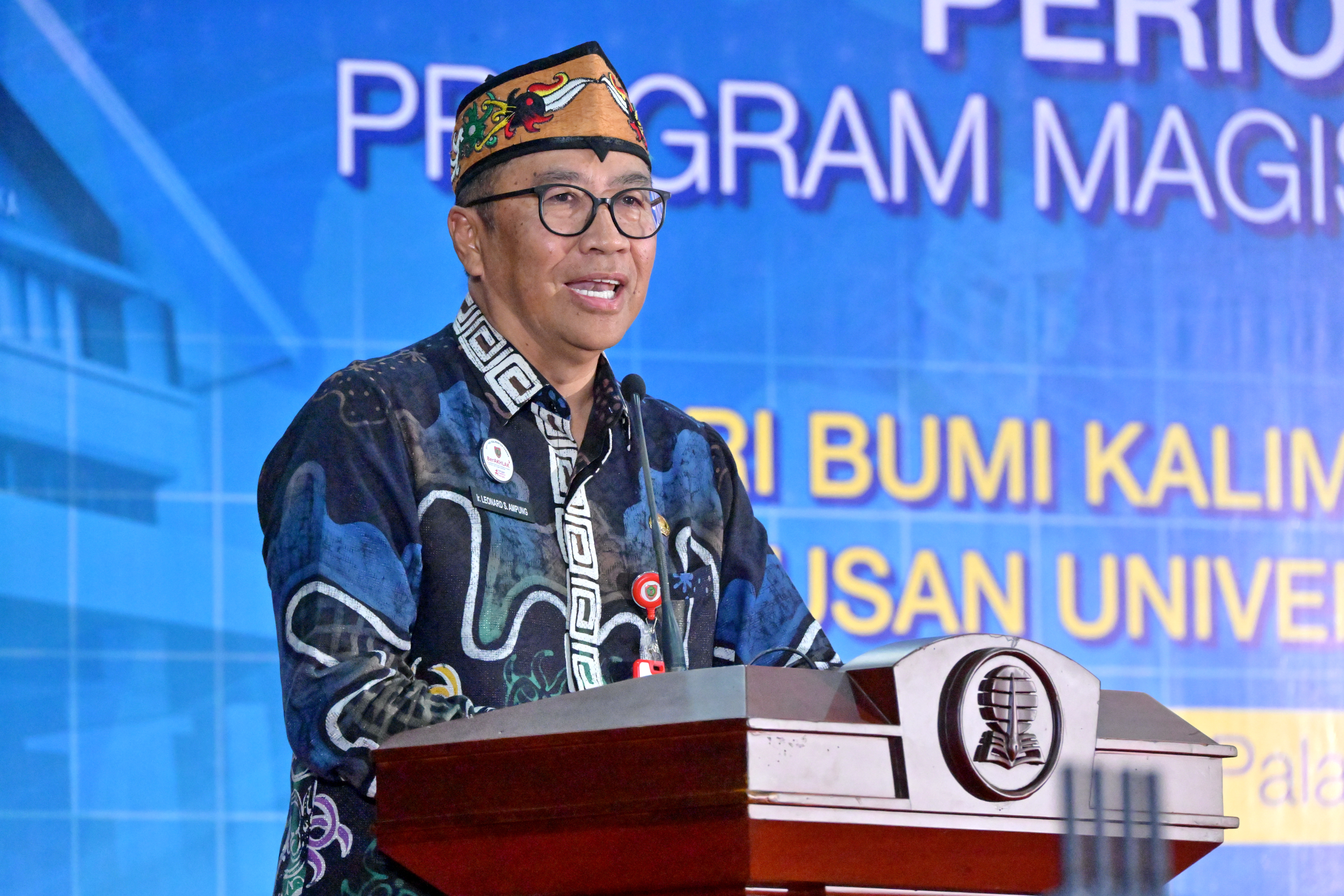 Leonard S. Ampung: Jadikan Ilmu Sebagai Bekal Pengabdian bagi Masyarakat