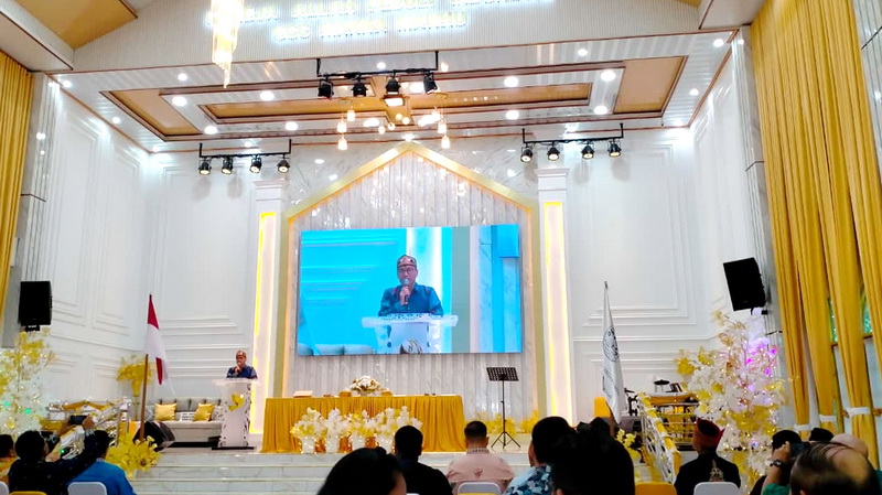 Wakili Gubernur, Kepala BAPPERIDA Prov. Kalteng Buka Sidang Majelis II Majelis Pekerja Lengkap dan Seminar Oikumene-Kebangsaan PGI Prov. Kalteng